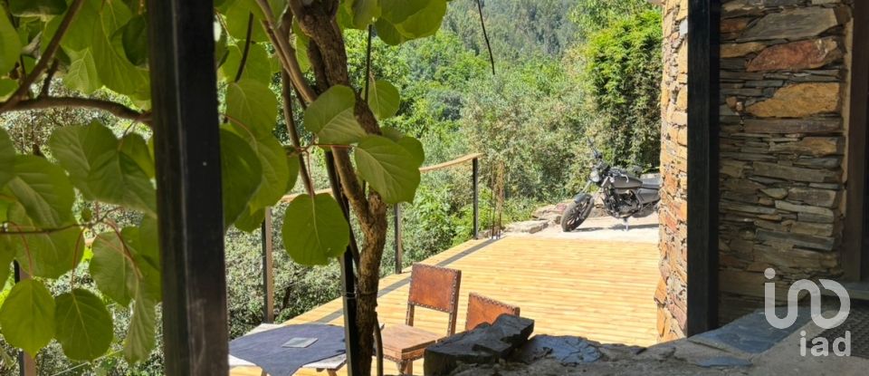 Moradia T4 em Cadafaz e Colmeal de 71 m²