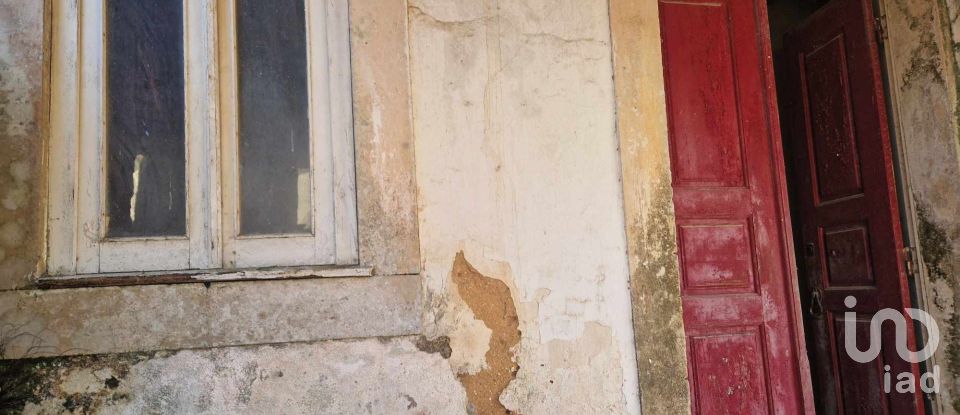 Moradia T3 em Alqueidão da Serra de 234 m²