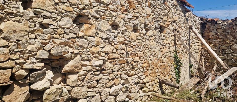 Moradia T3 em Alqueidão da Serra de 234 m²