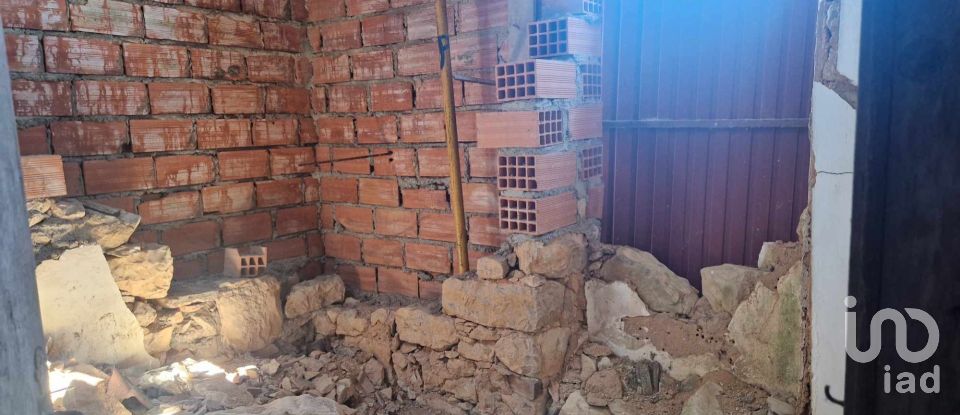 Moradia T3 em Alqueidão da Serra de 234 m²