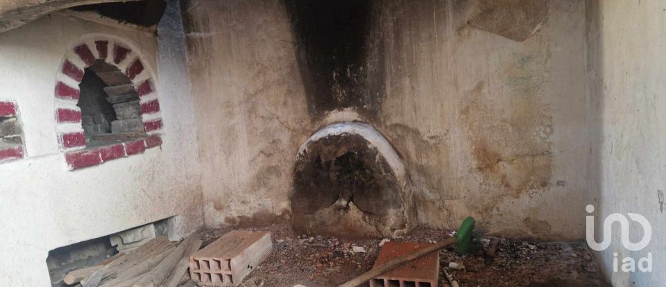 Moradia T3 em Alqueidão da Serra de 234 m²