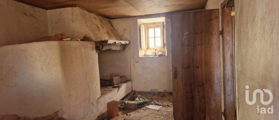 Moradia T3 em Alqueidão da Serra de 234 m²