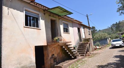 Maison de village T2 à Podentes de 198 m²