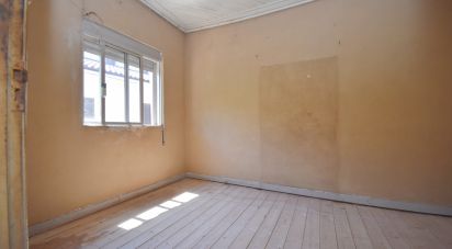 Maison de village T2 à Podentes de 198 m²