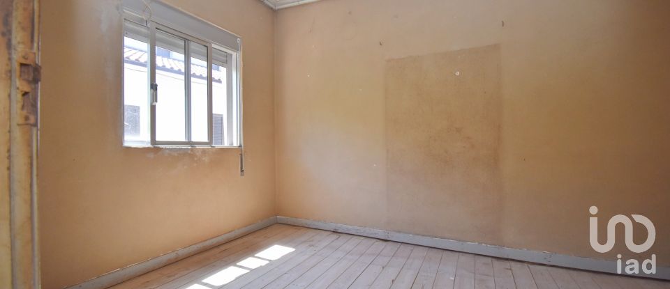 Maison de village T2 à Podentes de 198 m²