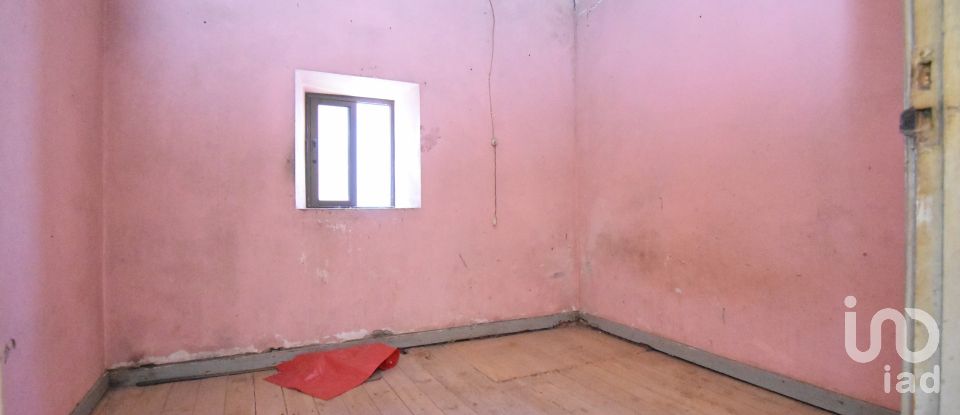 Maison de village T2 à Podentes de 198 m²