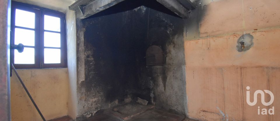 Maison de village T2 à Podentes de 198 m²