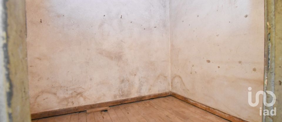 Maison de village T2 à Podentes de 198 m²