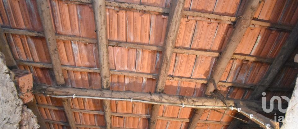 Maison de village T2 à Podentes de 198 m²