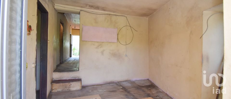 Maison de village T2 à Podentes de 198 m²