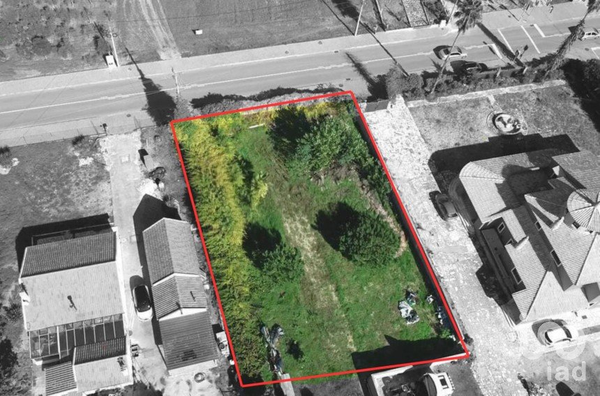 Terrain à Salvaterra de Magos e Foros de Salvaterra de 1 117 m²