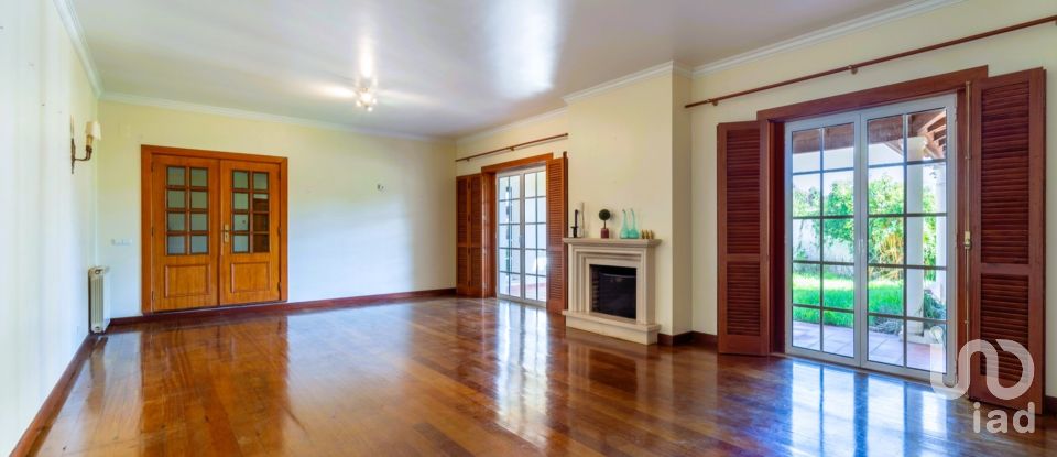 Moradia T5 em Marinha Grande de 341 m²