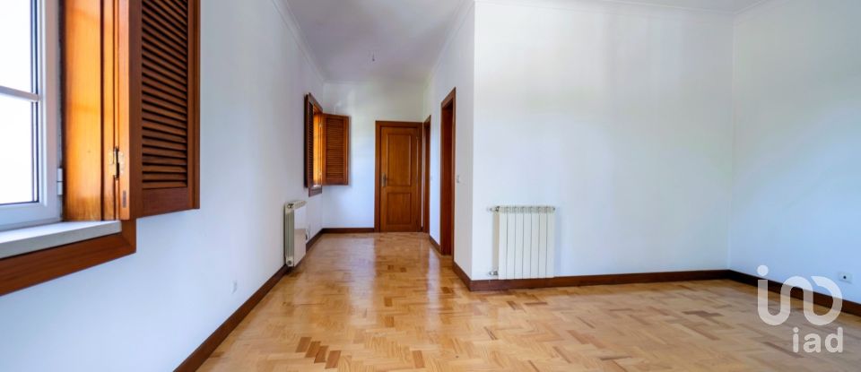 Moradia T5 em Marinha Grande de 341 m²