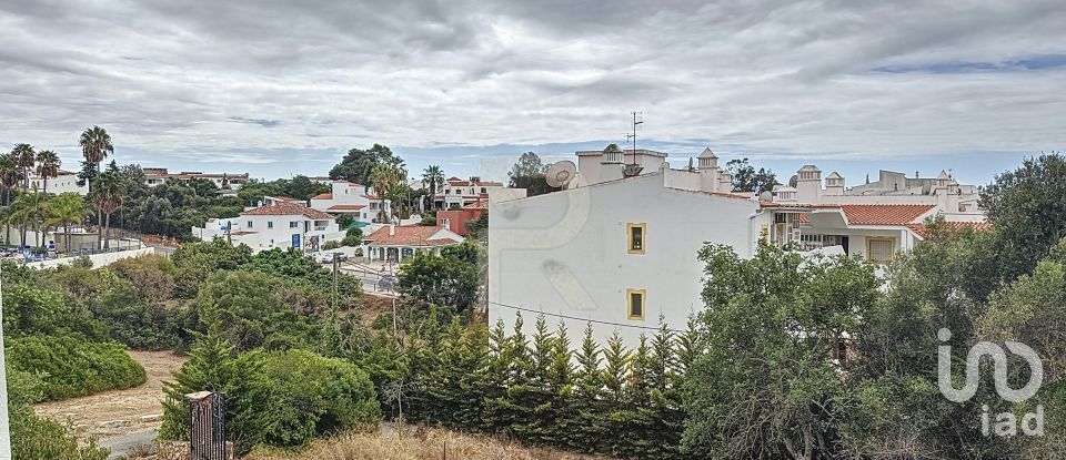 Maison T3 à Lagoa e Carvoeiro de 1 960 m²