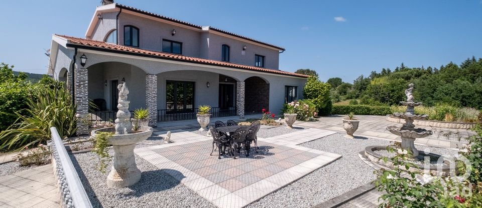 Maison T6 à Secarias de 398 m²