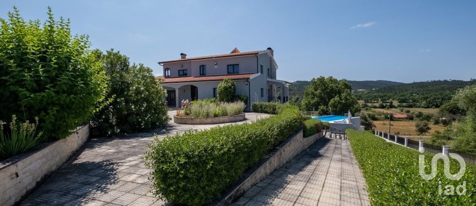 Maison T6 à Secarias de 398 m²