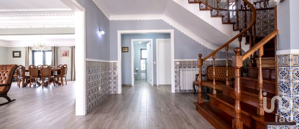 Maison T6 à Secarias de 398 m²