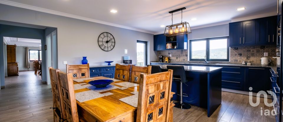 Maison T6 à Secarias de 398 m²