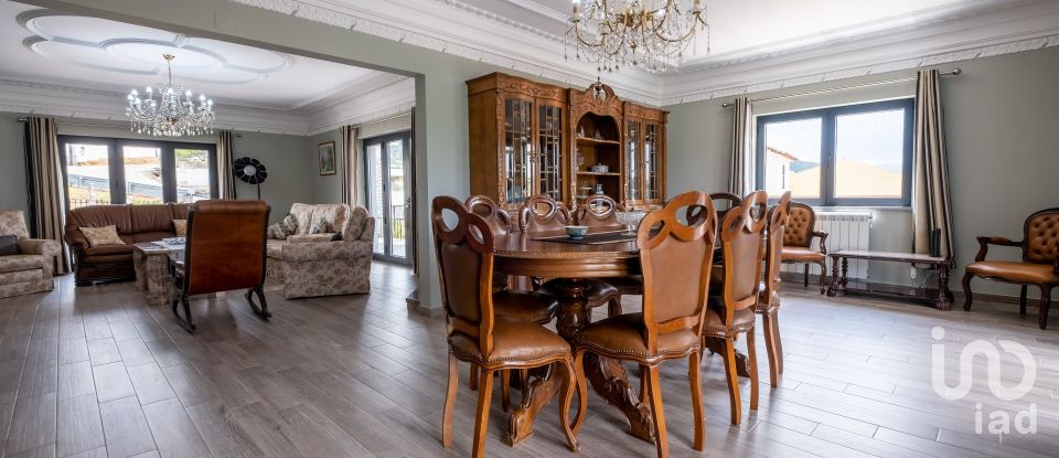 Maison T6 à Secarias de 398 m²