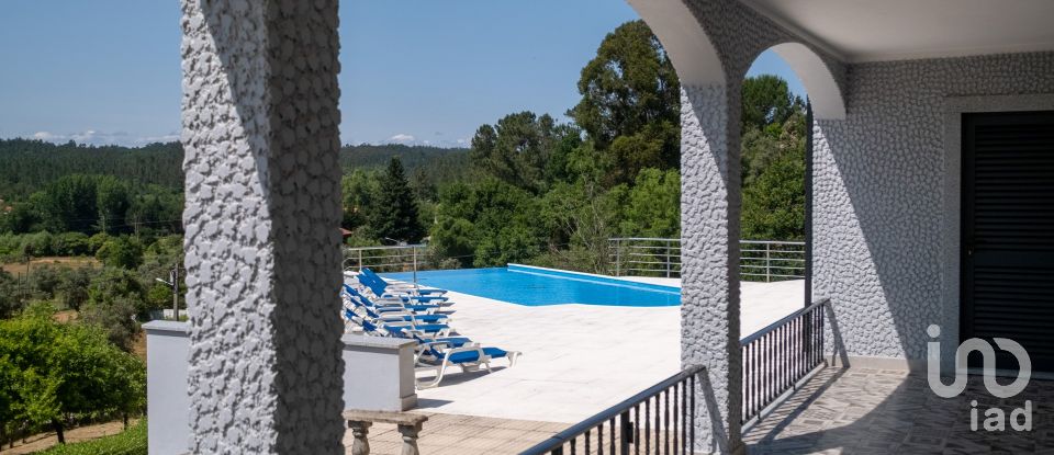 Maison T6 à Secarias de 398 m²