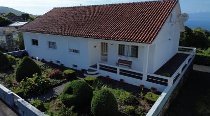 Gîte T3 à Ribeirinha de 374 m²