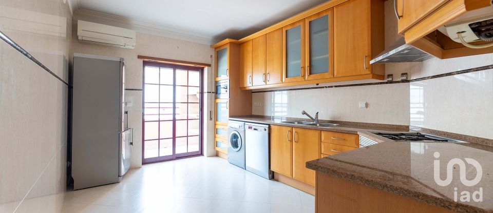 Apartamento T4 em Setúbal (São Sebastião) de 212 m²