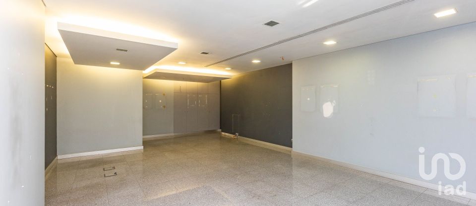 Boutique/Local commercial à Cedofeita, Santo Ildefonso, Sé, Miragaia, São Nicolau e Vitória de 196 m²