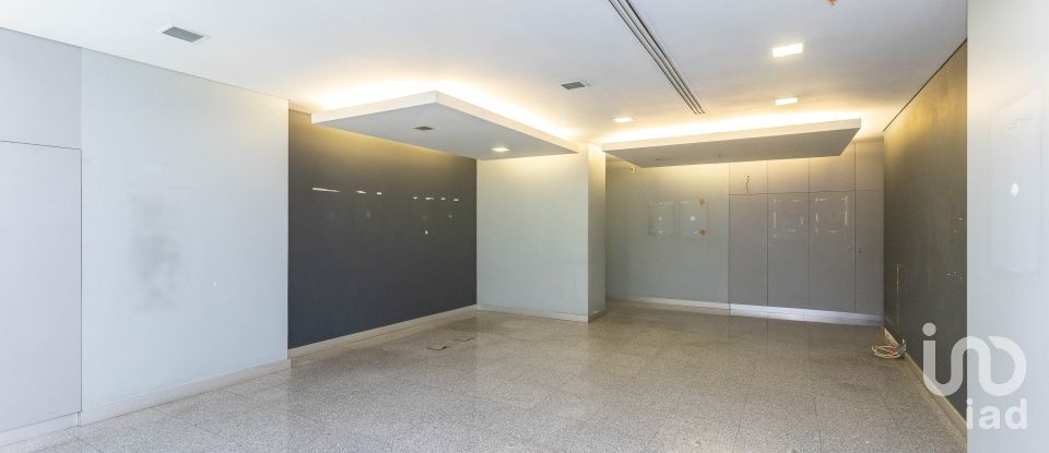 Boutique/Local commercial à Cedofeita, Santo Ildefonso, Sé, Miragaia, São Nicolau e Vitória de 196 m²