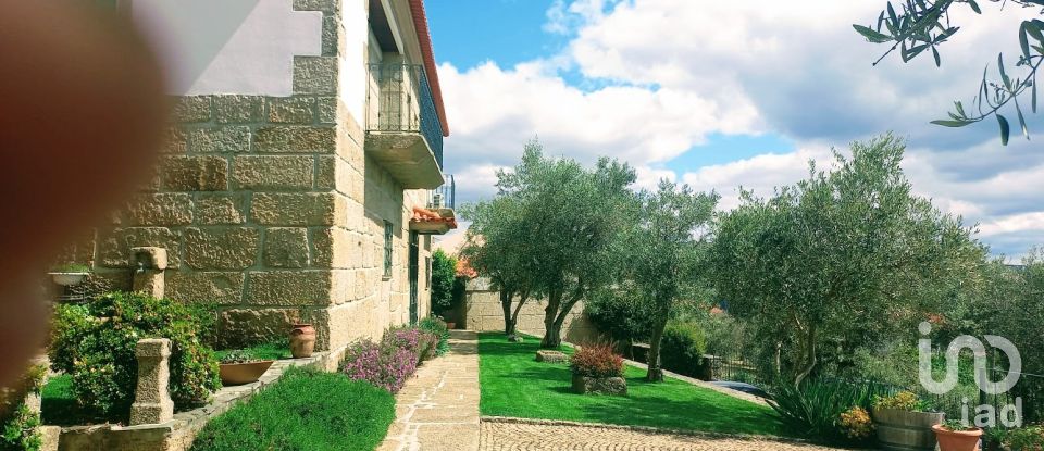 Maison T3 à São Lourenço de Ribapinhão de 180 m²