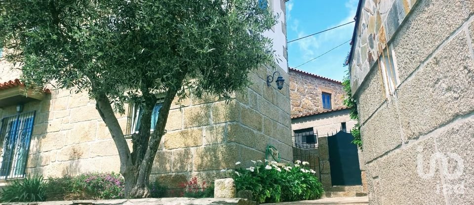 Maison T3 à São Lourenço de Ribapinhão de 180 m²