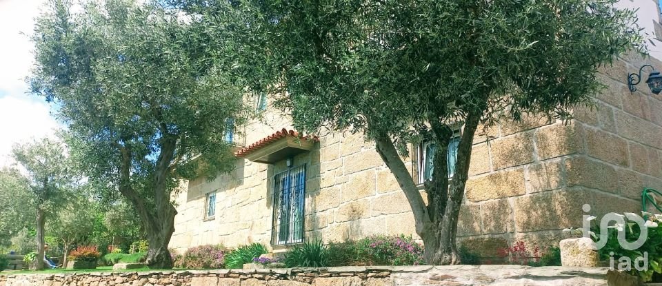 Maison T3 à São Lourenço de Ribapinhão de 180 m²