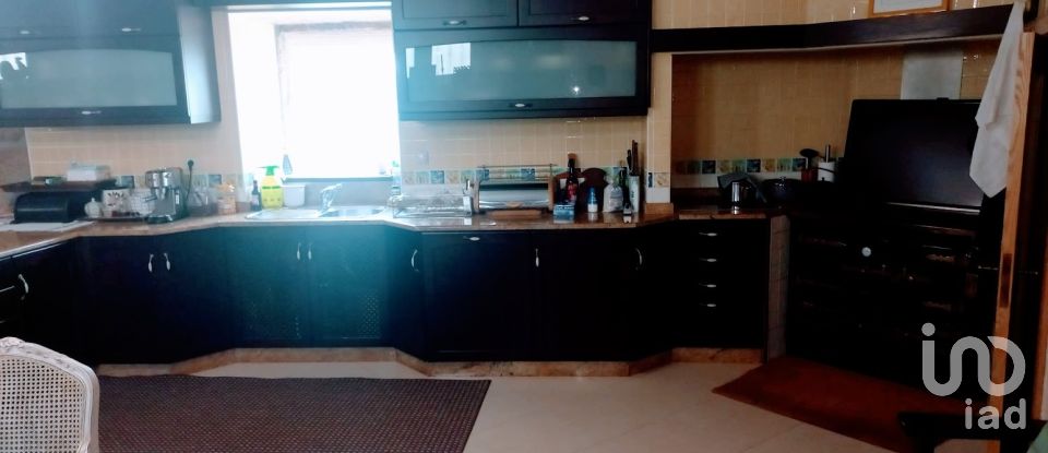 Maison T3 à São Lourenço de Ribapinhão de 180 m²