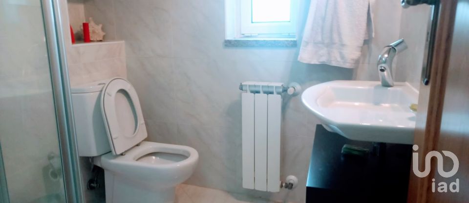 Maison T3 à São Lourenço de Ribapinhão de 180 m²