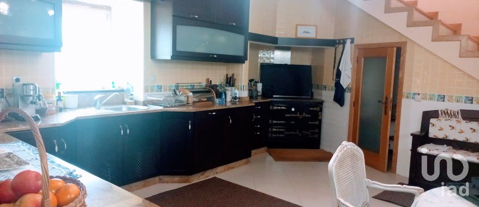 Maison T3 à São Lourenço de Ribapinhão de 180 m²