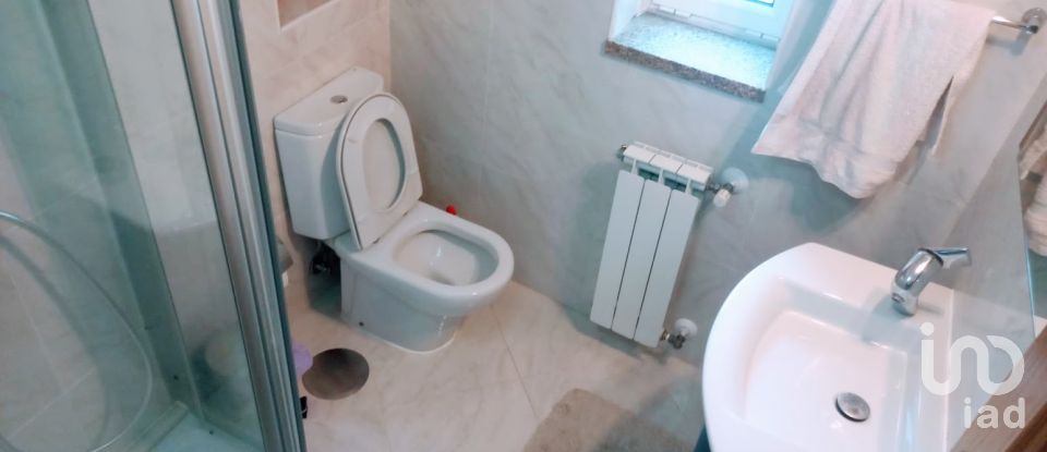 Maison T3 à São Lourenço de Ribapinhão de 180 m²