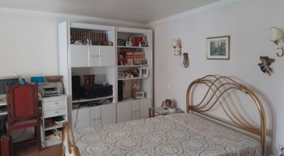 Maison T3 à Cortes do Meio de 195 m²