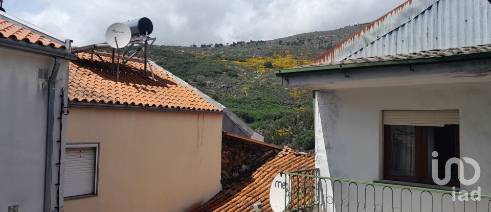 Moradia T3 em Cortes do Meio de 195 m²