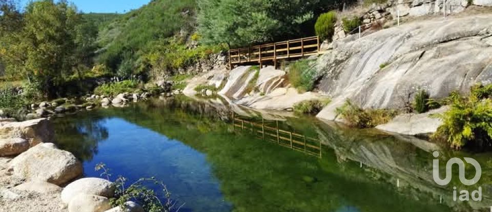 Moradia T3 em Cortes do Meio de 195 m²