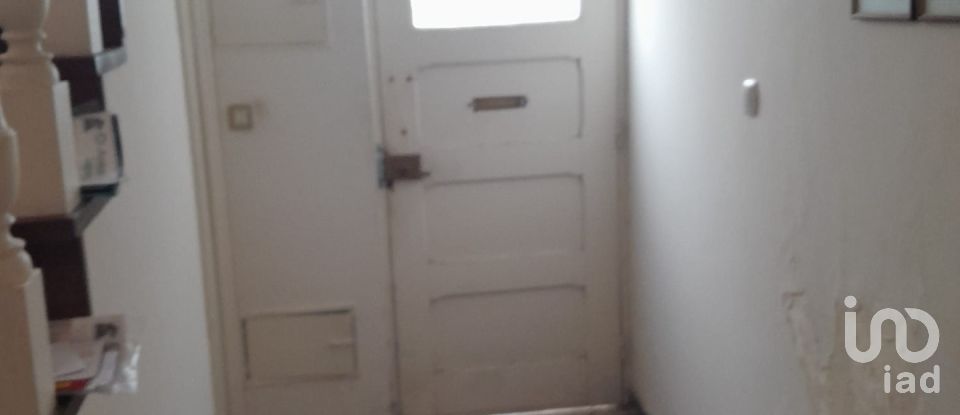 Moradia T3 em Cortes do Meio de 195 m²