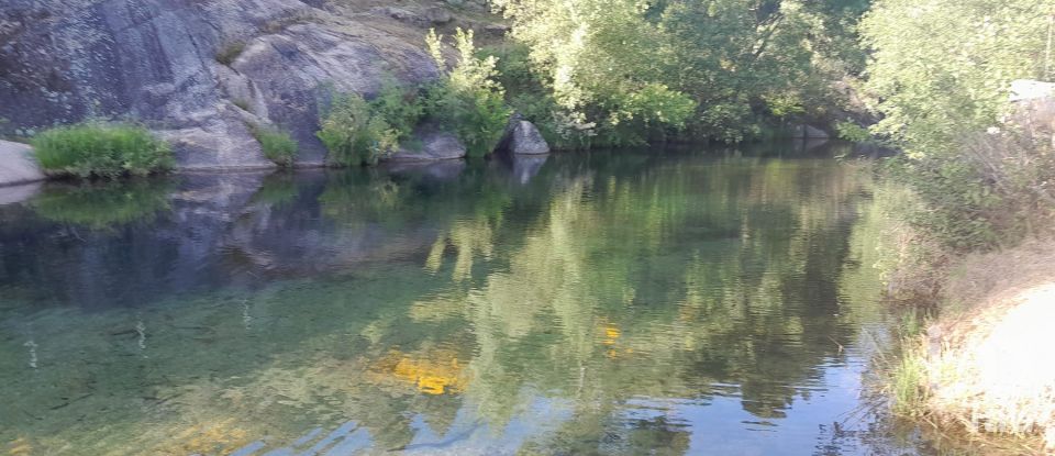 Moradia T3 em Cortes do Meio de 195 m²