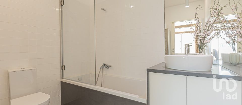 House T5 in São Vicente of 223 m²