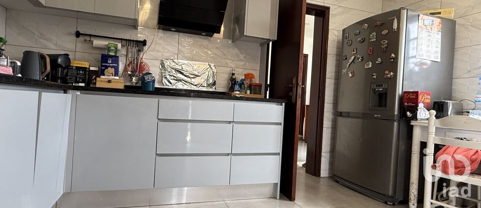 Moradia T3 em São Bartolomeu dos Galegos e Moledo de 190 m²