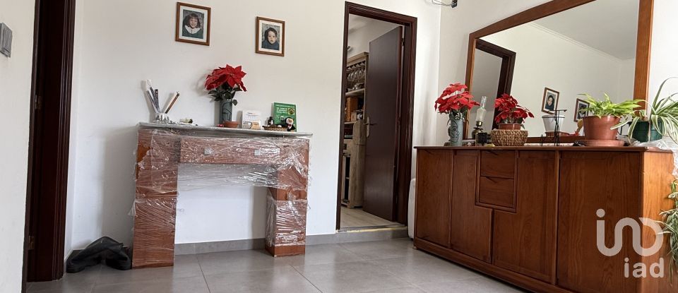 Moradia T3 em São Bartolomeu dos Galegos e Moledo de 190 m²