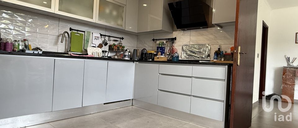 Moradia T3 em São Bartolomeu dos Galegos e Moledo de 190 m²