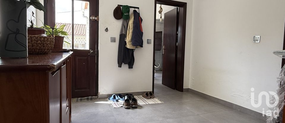 Moradia T3 em São Bartolomeu dos Galegos e Moledo de 190 m²