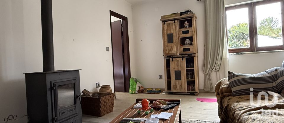 Moradia T3 em São Bartolomeu dos Galegos e Moledo de 190 m²