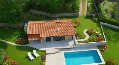 Maison traditionnelle T4 à Fornelos e Queijada de 128 m²