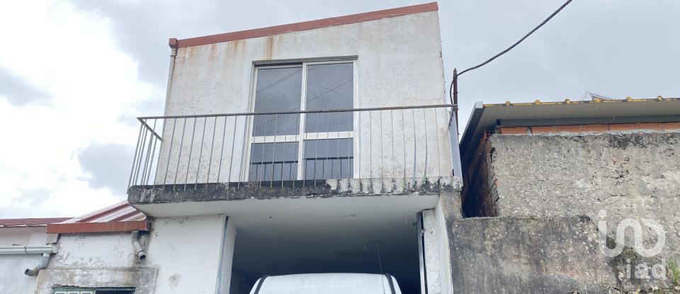 Pavillon T0 à Oliveira do Douro de 676 m²