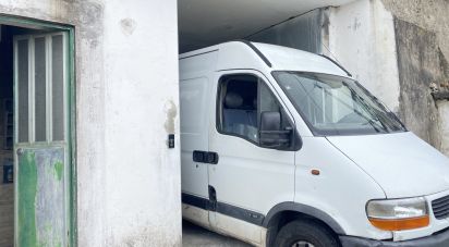 Pavillon T0 à Oliveira do Douro de 676 m²