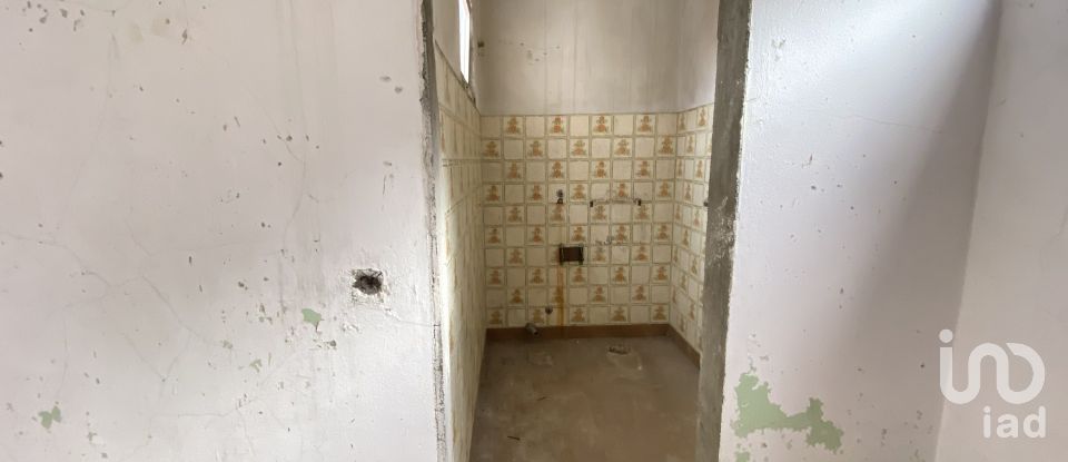 Pavillon T0 à Oliveira do Douro de 676 m²